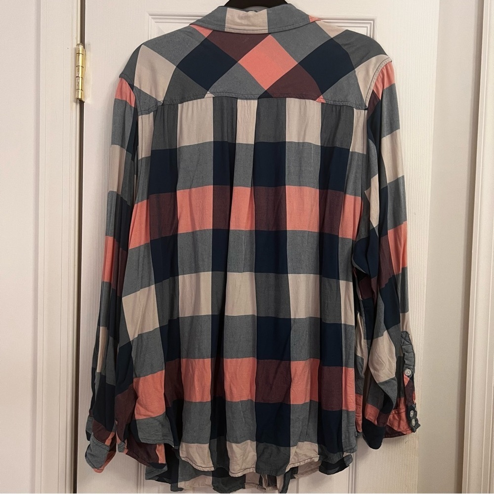 Torrid Women’s 3X Lizzie Rayon Twill Button-Up Long Sleeve Shirt Pink Blue - Picture 5 of 9
